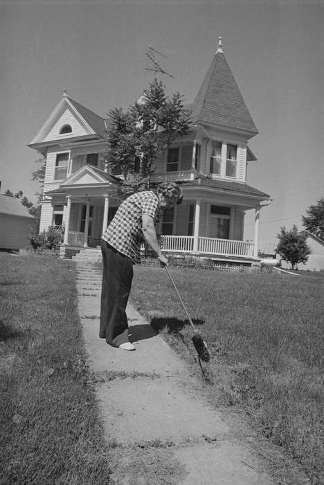 yard, Douds, IA, history of Iowa, Iowa History, yardwork, lawn, tv antenna, Iowa, Lemberger, LeAnn, porch, Homes, house, rake, Labor and Occupations