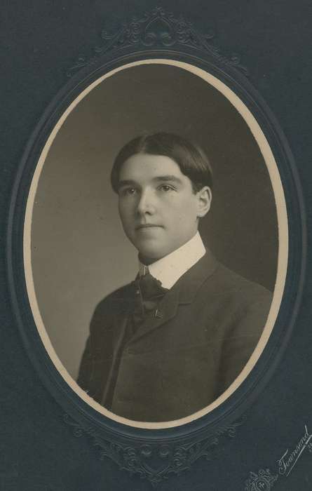 Parkersburg, IA, Iowa, Neymeyer, Robert, tie, jacket, hairstyle, Portraits - Individual, pin, history of Iowa, Iowa History, collar