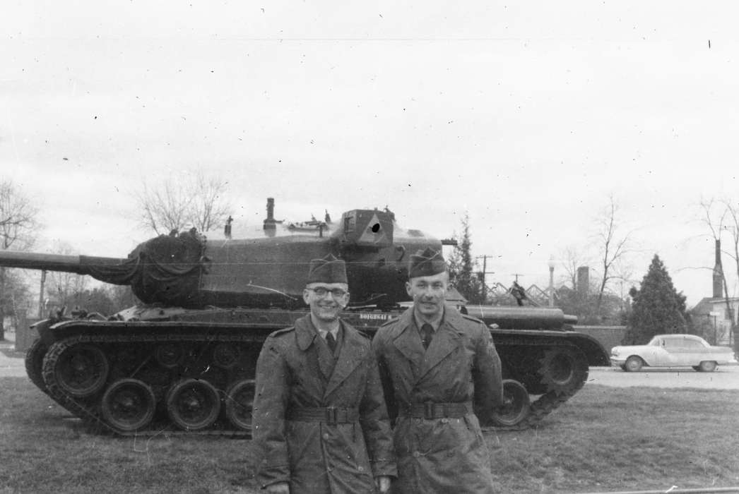 Portraits - Group, Military and Veterans, history of Iowa, uniform, Iowa History, car, Fort Knox, KY, Iowa, Karns, Mike, tank