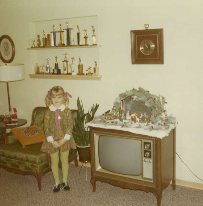 Iowa, tv, Krapfl, Karen, clock, Children, living room, trophy, Portraits - Individual, girl, history of Iowa, Holidays, New Vienna, IA, Iowa History, television