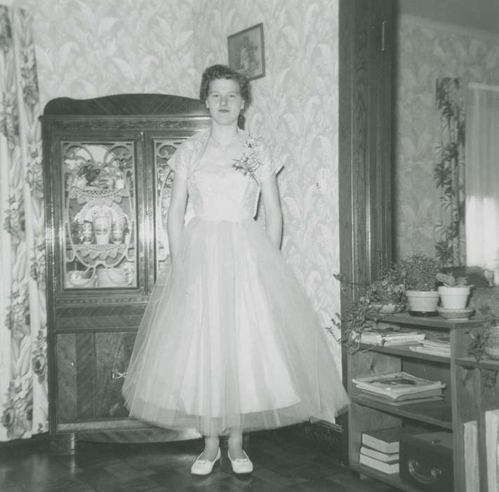 wallpaper, Iowa History, high school, Iowa, history of Iowa, Portraits - Individual, Schools and Education, Homes, Feddersen, Margaret, prom, living room, Calamus, IA