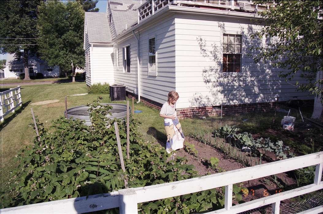 IA, Iowa, Children, Rustebakke, Paul, Homes, garden, history of Iowa, Iowa History