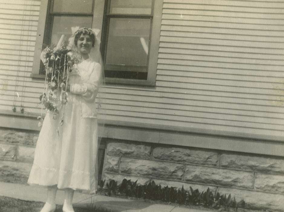 history of Iowa, Iowa History, IA, veil, costume, Iowa, LeQuatte, Sue, Portraits - Individual