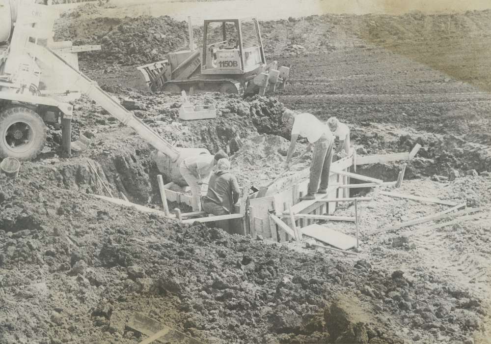 Iowa History, Iowa, Waverly Public Library, construction materials, Labor and Occupations, people, construction crew, Waverly, IA, history of Iowa, construction