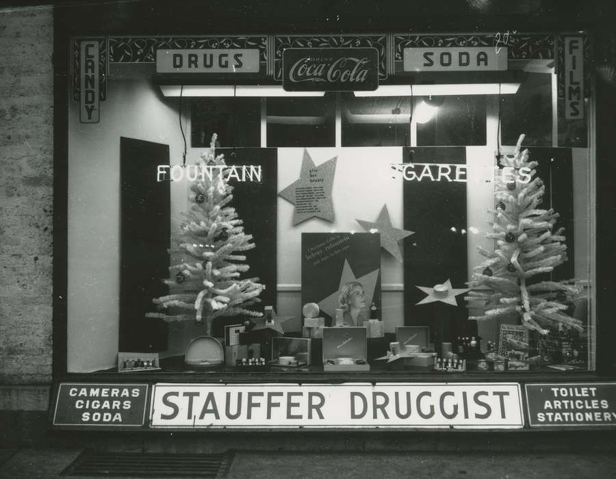 Waverly, IA, history of Iowa, window display, drugstore, Main Streets & Town Squares, Iowa, correct date needed, Businesses and Factories, Waverly Public Library, christmas tree, Iowa History, bottle, Winter