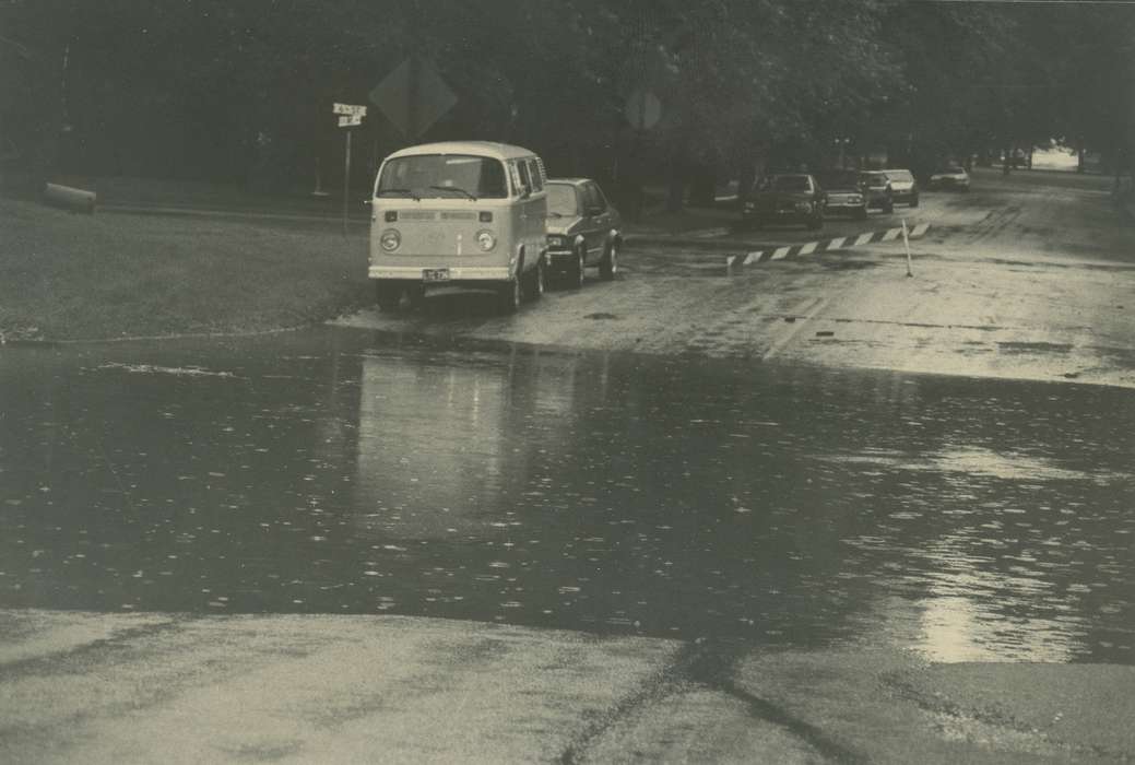 vw, Main Streets & Town Squares, Floods, history of Iowa, Iowa History, Motorized Vehicles, Iowa, Cities and Towns, street flooded, Waverly Public Library