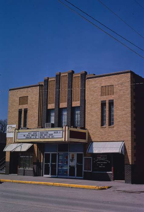 history of Iowa, Iowa History, Entertainment, Library of Congress, Businesses and Factories, sidewalk, theatre, cinema, Iowa, curb, Cities and Towns, movie