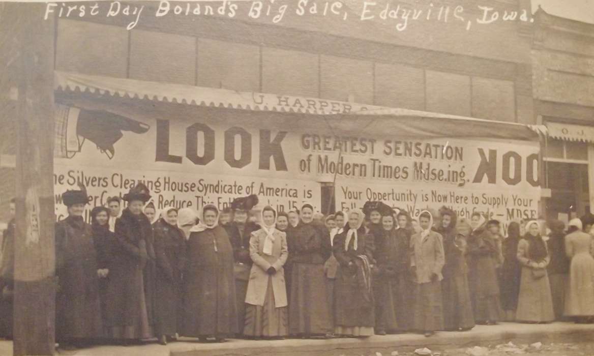 Portraits - Group, banner, Iowa, hat, coat, history of Iowa, Eddyville, IA, Lemberger, LeAnn, scarf, Iowa History