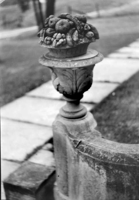 history of Iowa, Iowa History, sidewalk, Iowa, Lemberger, LeAnn, Stone City, IA, Homes, urn, stone city art colony, railing