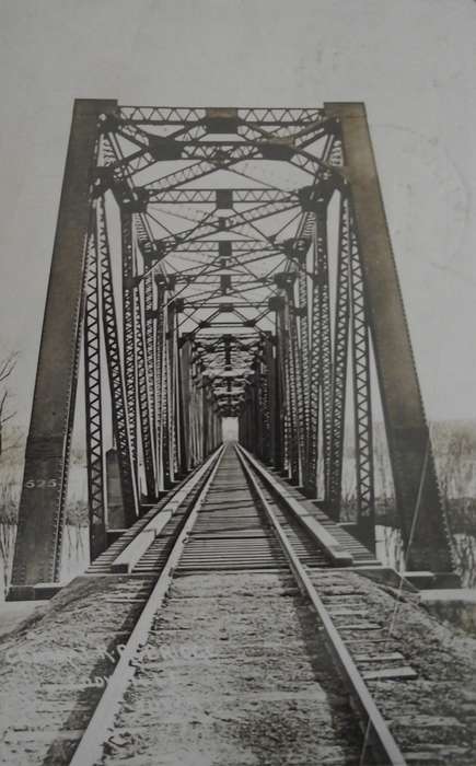 bridge, Iowa History, history of Iowa, Eddyville, IA, Lakes, Rivers, and Streams, railroad, Iowa, Lemberger, LeAnn