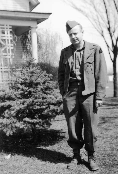 Military and Veterans, Pettit, Gene, history of Iowa, uniform, Iowa History, Charles City, IA, man, Iowa, Portraits - Individual