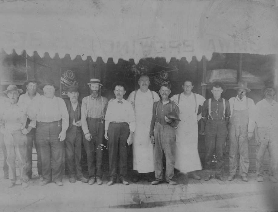 Portraits - Group, Food and Meals, Iowa, Ottumwa, IA, hat, history of Iowa, suspenders, Lemberger, LeAnn, Labor and Occupations, apron, brewery, Iowa History, overalls