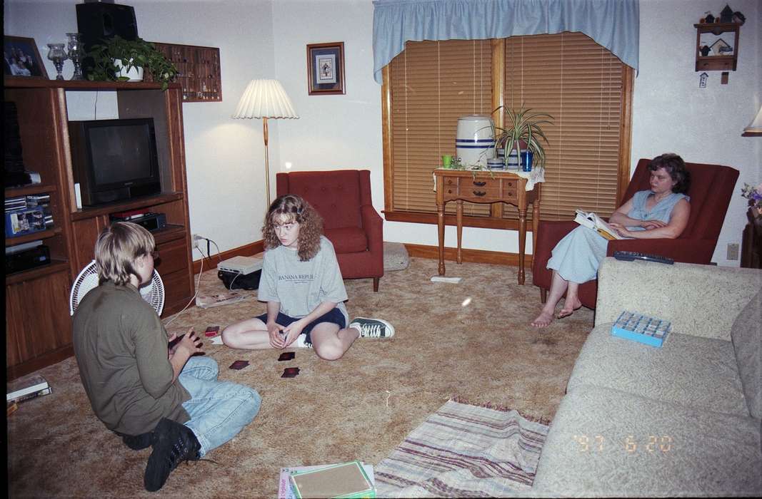 Iowa History, Rustebakke, Paul, Leisure, history of Iowa, living room, IA, Iowa, Homes, cards