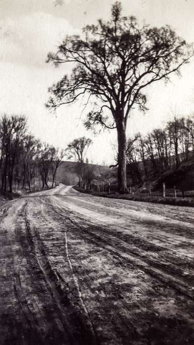history of Iowa, Iowa History, dirt road, Anamosa Library & Learning Center, Iowa, fence, Anamosa, IA, Landscapes