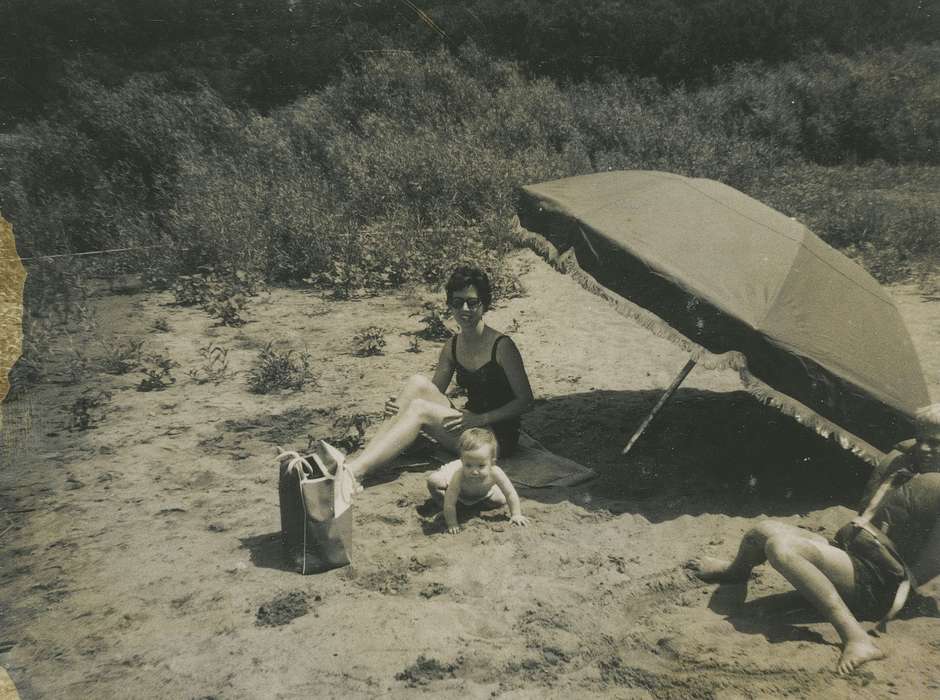 Portraits - Group, history of Iowa, Iowa History, Fink-Bowman, Janna, Lakes, Rivers, and Streams, sand, umbrella, beach, Iowa, bathing suit, Children, Leisure, baby, Harpers Ferry, IA