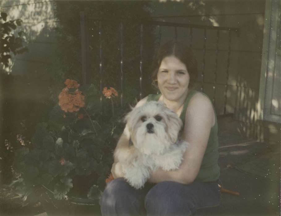 Meyers, Cindy, history of Iowa, Iowa History, Animals, Iowa, correct date needed, Davenport, IA, dog, Portraits - Individual