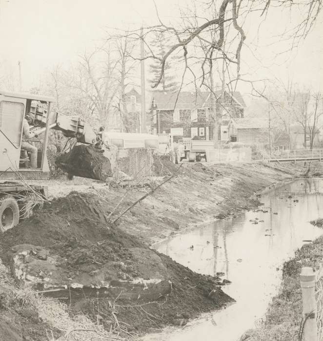 Waverly Public Library, history of Iowa, Iowa History, Lakes, Rivers, and Streams, Waverly, IA, Iowa, construction, construction crew, Labor and Occupations