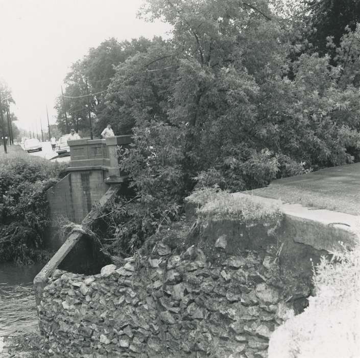 history of Iowa, Waverly Public Library, Waverly, IA, tree, Iowa, car, rock, road, Iowa History, Floods, people, Lakes, Rivers, and Streams, Wrecks