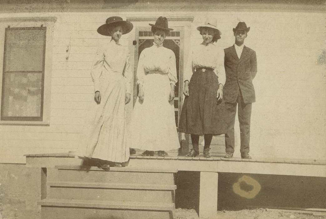 Portraits - Group, Iowa, Medicine Lodge, KS, Fredericks, Robert, history of Iowa, hat, Iowa History