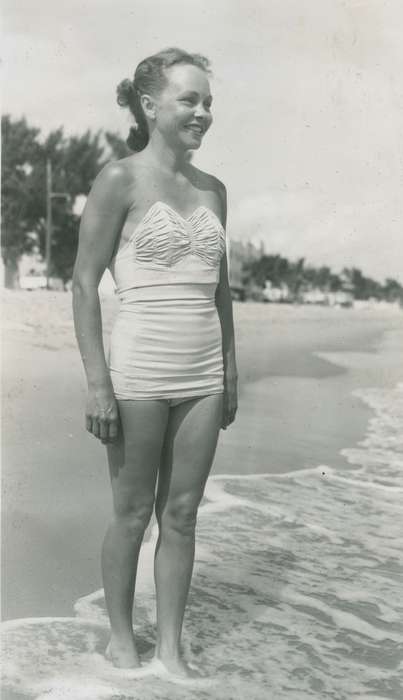 Sarasota, FL, Iowa History, McMurray, Doug, Leisure, Iowa, history of Iowa, beach, Portraits - Individual, swimmer, swimming, Travel
