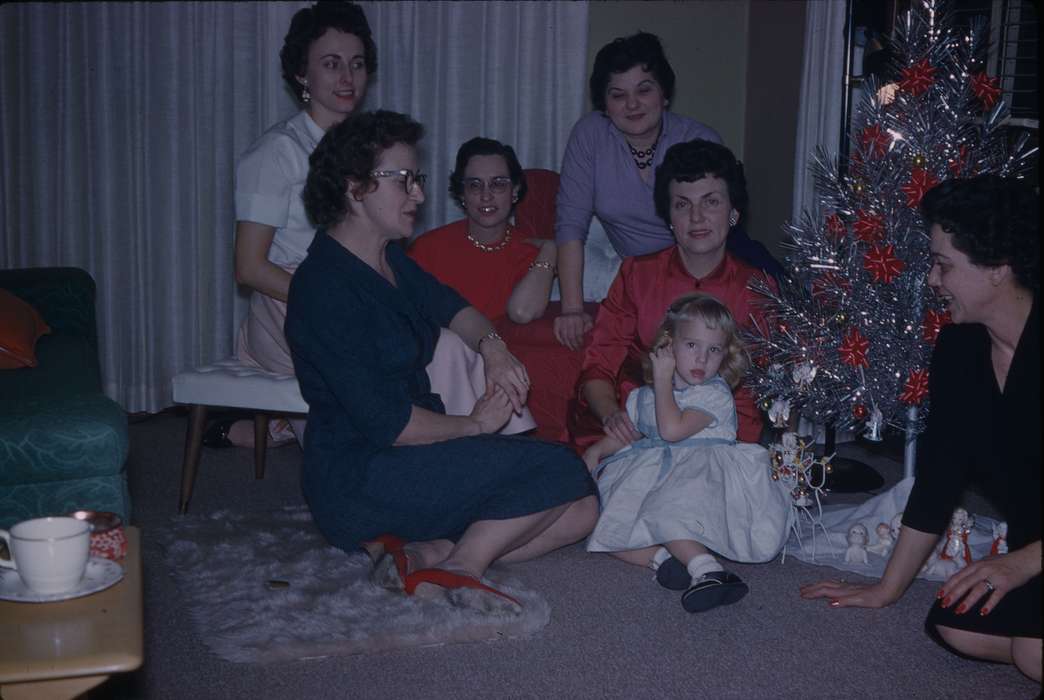 Portraits - Group, Iowa History, Iowa, Families, aluminum tree, Des Moines, IA, bow, history of Iowa, Campopiano Von Klimo, Melinda, dress, mid-century modern, christmas tree, Children, Holidays