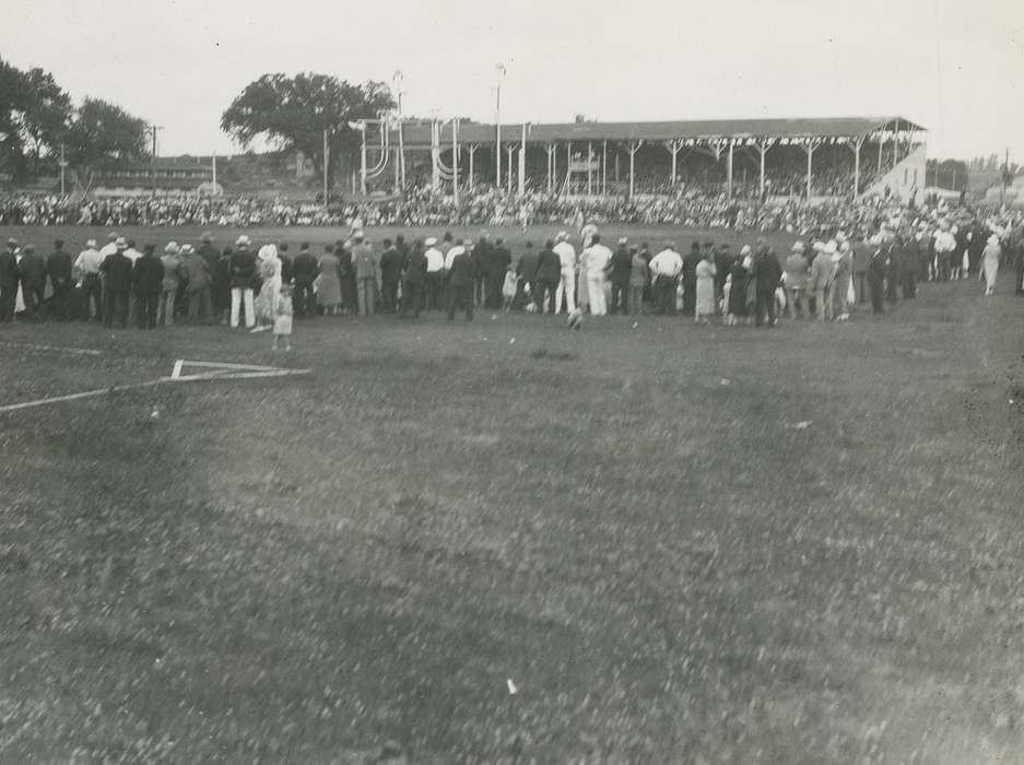 history of Iowa, Entertainment, Waverly Public Library, Waverly, IA, Iowa, baseball game, fairgrounds, fans, Iowa History, correct date needed, Fairs and Festivals