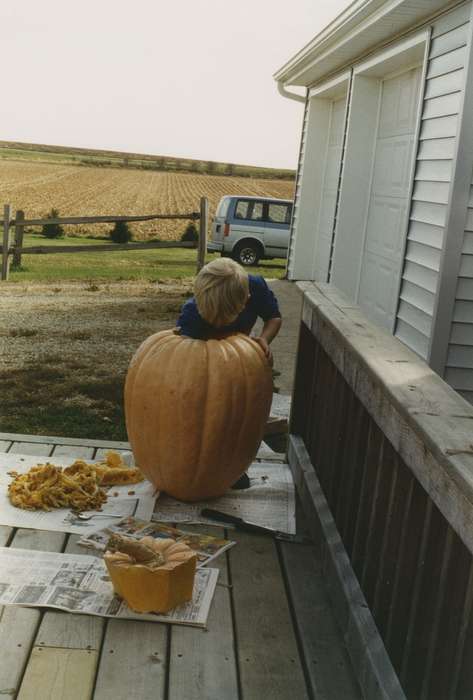 Roberts, Lori, history of Iowa, pumpkin, Iowa History, halloween, chevrolet, Holidays, astro, van, Manchester, IA, Iowa, Children, chevy