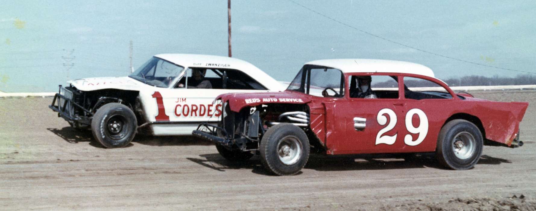 car, Waterloo, IA, Iowa History, Iowa, Motorized Vehicles, racetrack, Volgarino, Jim, speedway, Entertainment, tunis speedway, race track, history of Iowa