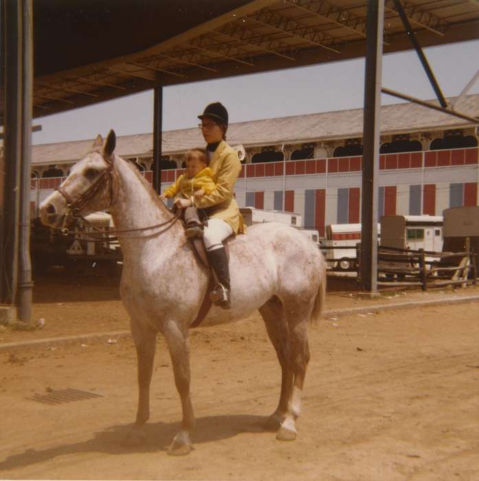 Portraits - Group, Columbus, OH, history of Iowa, Iowa History, mother, child, Fairs and Festivals, son, family, Outdoor Recreation, Olsson, Ann and Jons, Iowa, horse, horse show