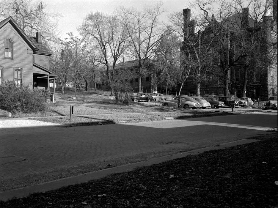 history of Iowa, Iowa History, Ottumwa, IA, street, Lemberger, LeAnn, Motorized Vehicles, car, parking lot, Iowa, Cities and Towns, tree