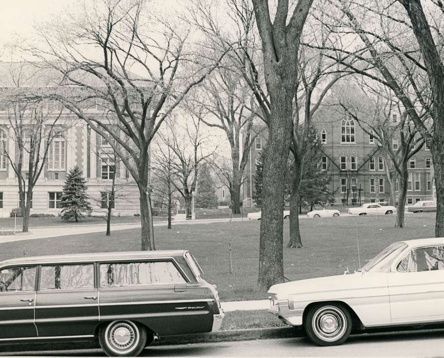 Cedar Falls, IA, history of Iowa, Iowa History, uni, Motorized Vehicles, car, station wagon, UNI Special Collections & University Archives, Iowa, Schools and Education, university of northern iowa