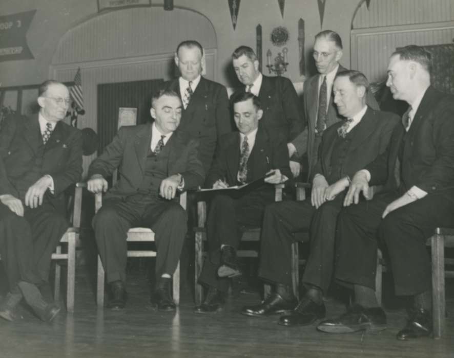 Portraits - Group, history of Iowa, Iowa History, Businesses and Factories, Iowa, Barber, Jackie, Davenport, IA, suit, Labor and Occupations