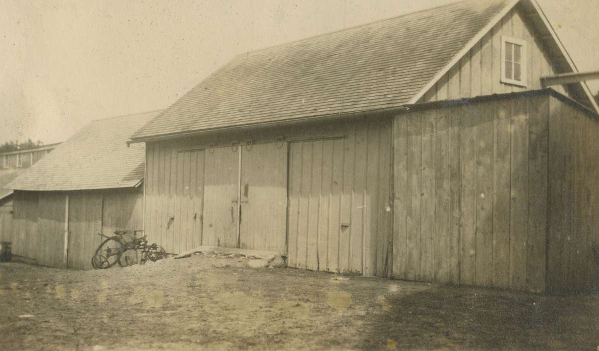 Barns, Macey, IA, Iowa, Farms, history of Iowa, Iowa History, Mortenson, Jill