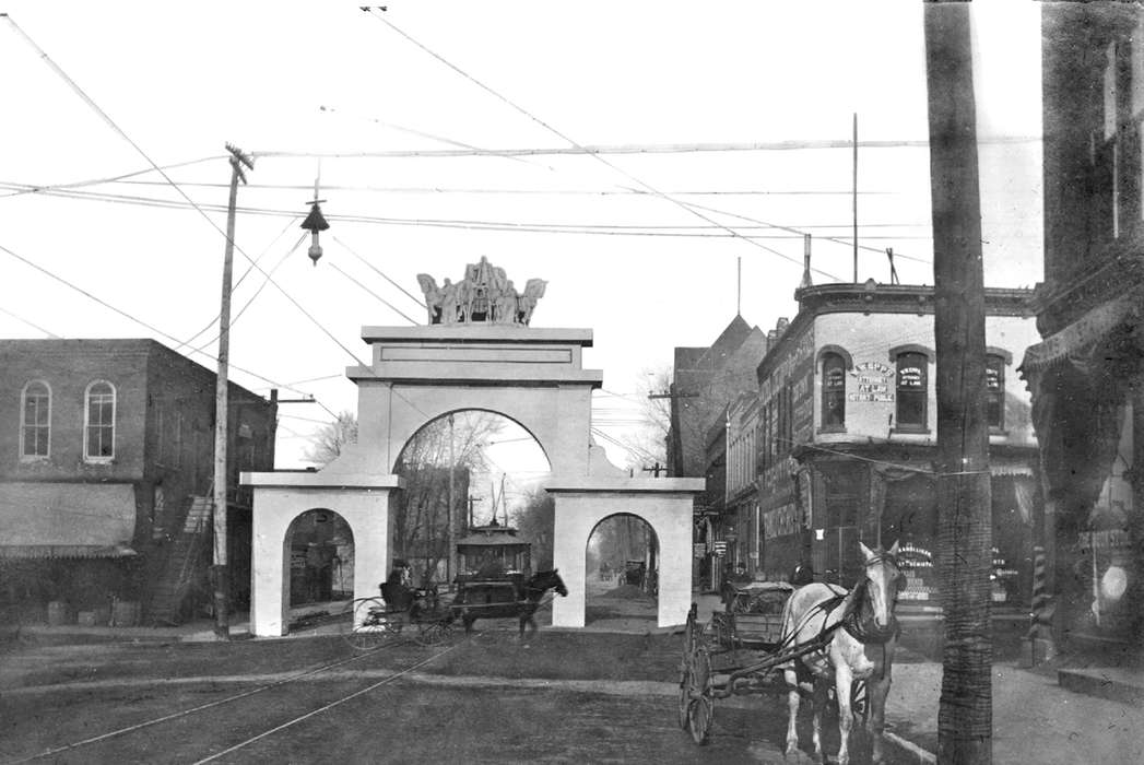 Iowa, arch, Animals, horse, telephone pole, Lemberger, LeAnn, Cities and Towns, Ottumwa, IA, history of Iowa, Main Streets & Town Squares, Iowa History