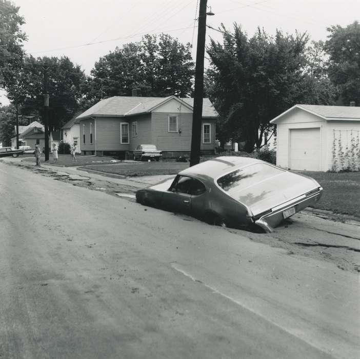 license plate, pole, Floods, history of Iowa, Iowa History, wire, Motorized Vehicles, car, flood aftermath, Waverly, IA, building, Iowa, Cities and Towns, house, Waverly Public Library