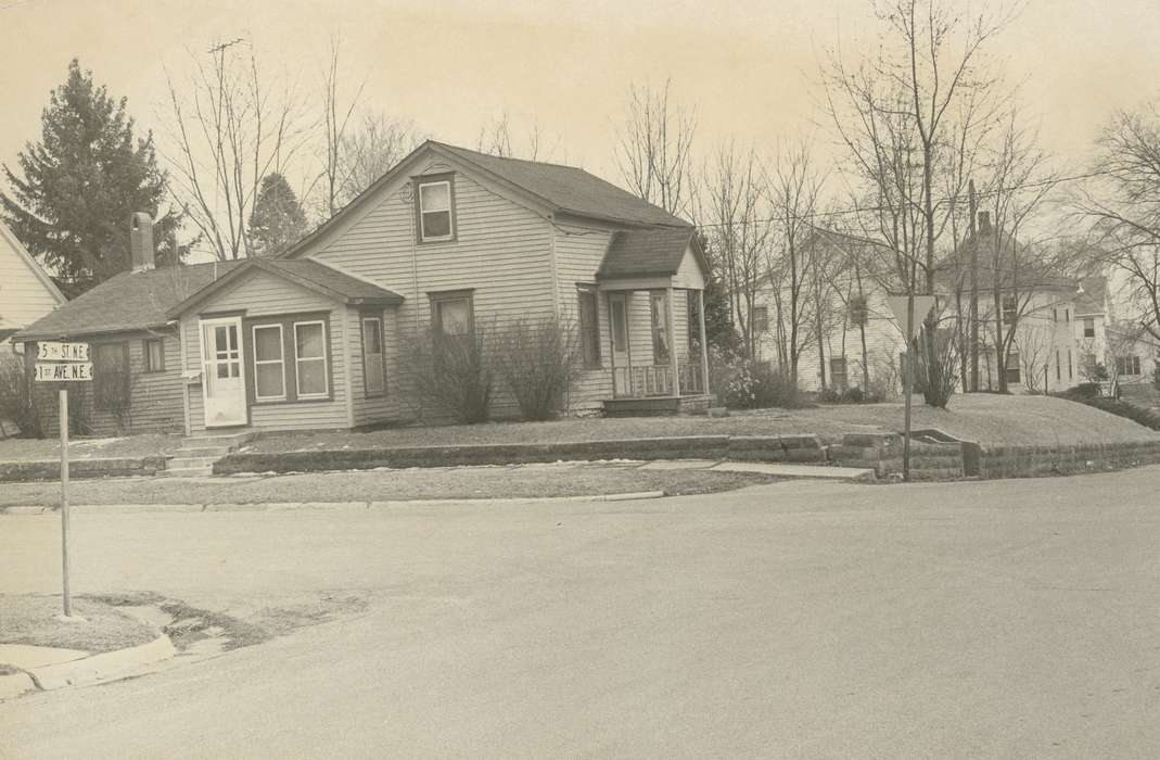 Homes, history of Iowa, Iowa History, Waverly, IA, Iowa, Cities and Towns, Landscapes, house, Waverly Public Library