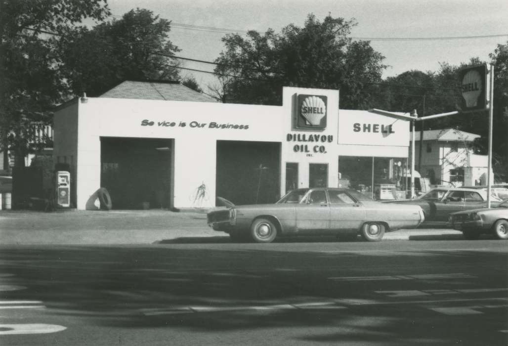auto store, automobile service, Main Streets & Town Squares, main street, history of Iowa, Iowa History, Businesses and Factories, service station, Iowa, Waverly Public Library