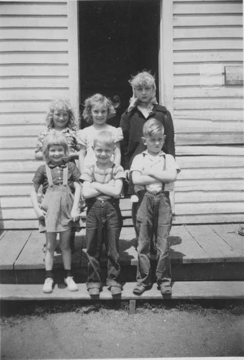 Portraits - Group, Buchanan County, IA, Bouck, Sharon, history of Iowa, Iowa History, Iowa, Children, Schools and Education, school