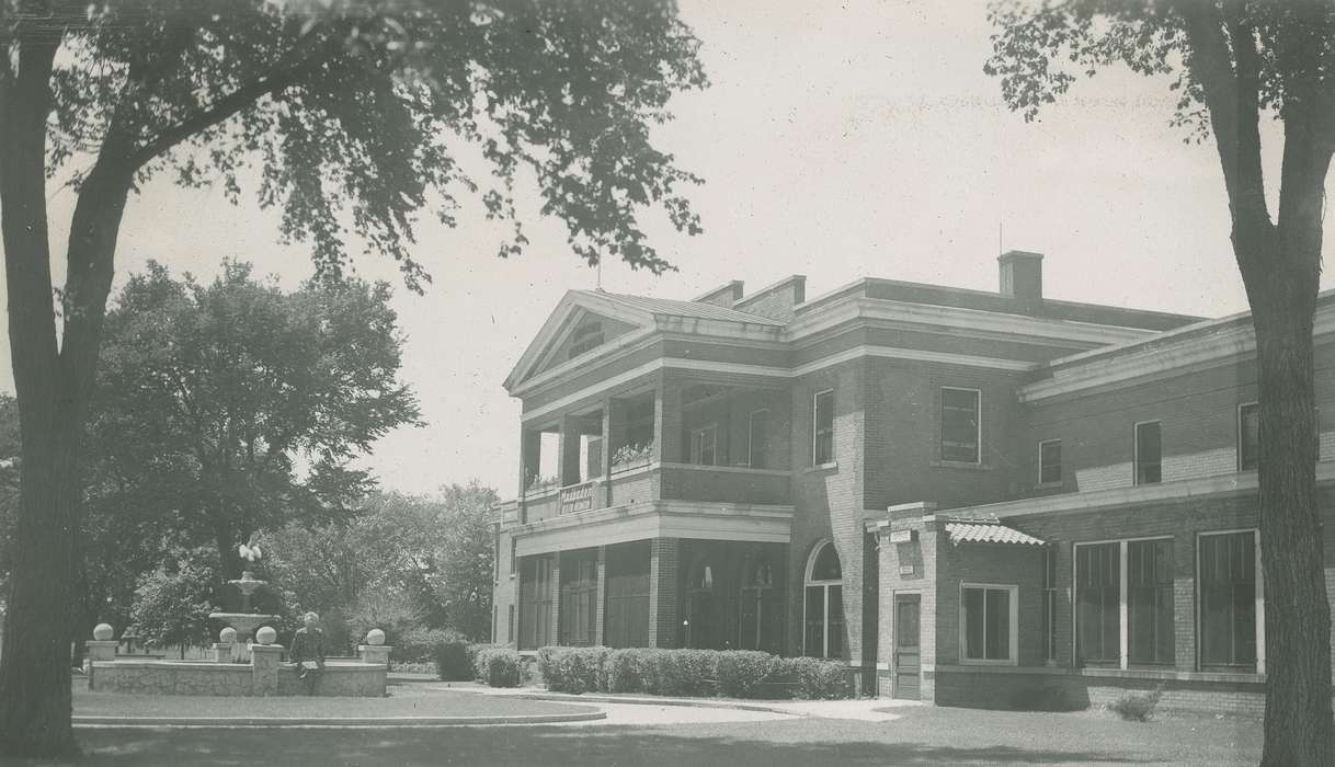 Travel, history of Iowa, Mudbaden, MN, Iowa History, fountain, resort, balcony, Iowa, porch, McMurray, Doug, Leisure, Portraits - Individual