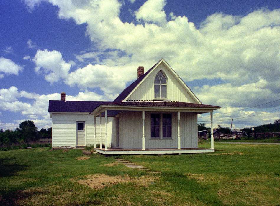 Lemberger, LeAnn, Cities and Towns, house, chimney, Entertainment, Iowa History, Iowa, Farms, history of Iowa, porch, american gothic, Eldon, IA