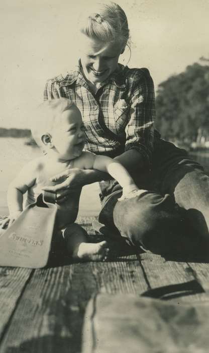 baby, Clear Lake, IA, Iowa History, McMurray, Doug, Children, Iowa, history of Iowa, Portraits - Group, Families