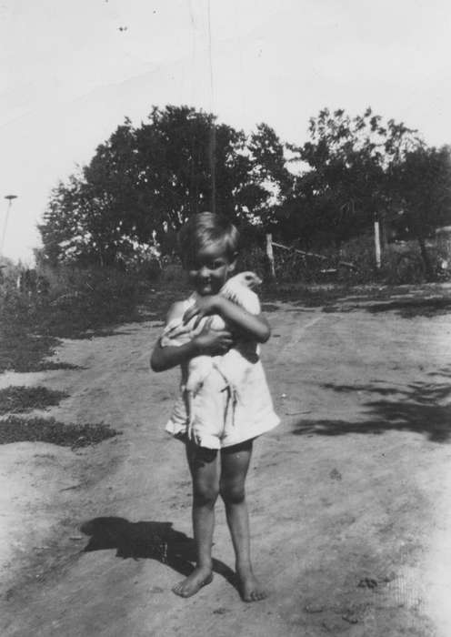 history of Iowa, chicken, IA, Iowa History, Animals, Schrodt, Evelyn, Iowa, Farms, Children