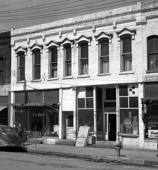 Lemberger, LeAnn, Cities and Towns, storefront, Iowa History, Iowa, hardware store, Businesses and Factories, history of Iowa, Ottumwa, IA, Main Streets & Town Squares
