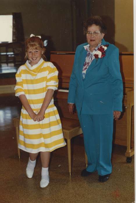 Portraits - Group, history of Iowa, Iowa History, Reinbeck, IA, Iowa, piano, dress, Children, East, Lindsey