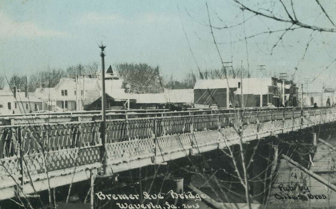 street light, bridge, Iowa History, history of Iowa, Iowa, Waverly Public Library, Waverly, IA