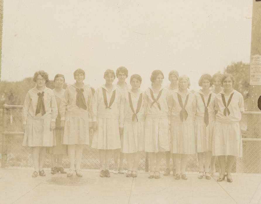 Portraits - Group, Main Streets & Town Squares, bridge, Iowa History, history of Iowa, group photo, Waverly, IA, Iowa, Cities and Towns, Waverly Public Library