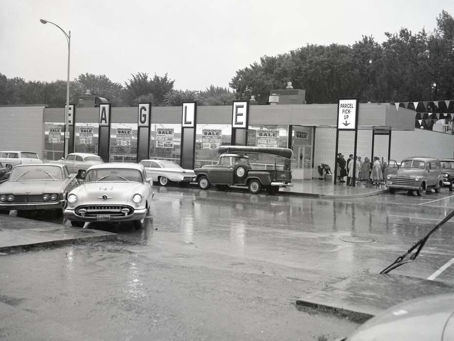 history of Iowa, Clinton Public Library, Iowa History, Businesses and Factories, grocery store, Iowa