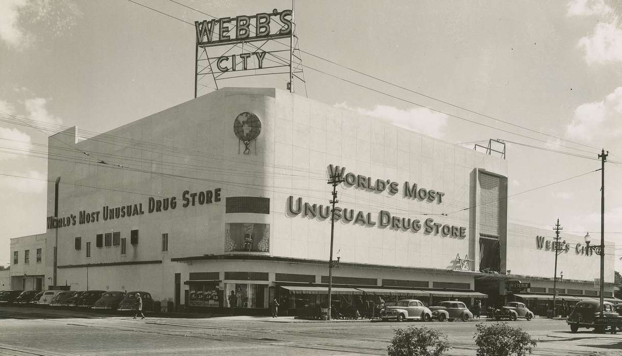 Travel, history of Iowa, Iowa History, Fink-Bowman, Janna, Motorized Vehicles, St. Petersburg, FL, Businesses and Factories, unusual, car, Iowa, drugstore