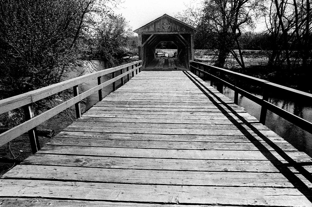 bridge, Iowa History, history of Iowa, Lemberger, LeAnn, Lakes, Rivers, and Streams, Delta, IA, river, Iowa, Landscapes, covered bridge