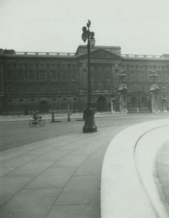 London, Travel, world war ii, Iowa, bike, palace, Campopiano Von Klimo, Melinda, wwii, bicycle, history of Iowa, Iowa History